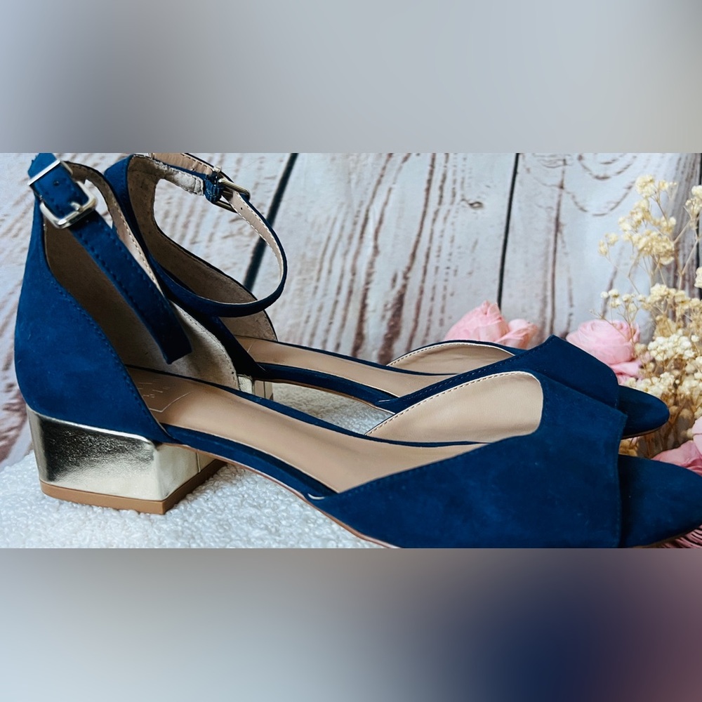 Crown and Ivy Elegant Blue Women's Shoes
